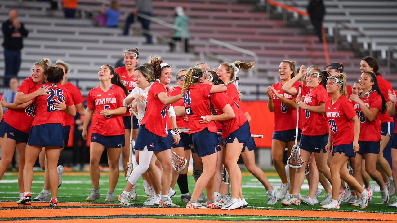 Stony Brook celebrates its win over Syracuse.