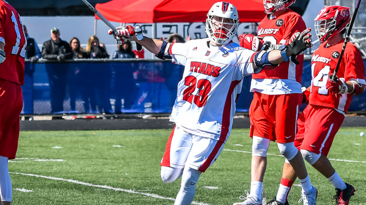 Charlie Hayes played for Detroit Mercy from 2015-18 and has been an assistant coach since 2018.